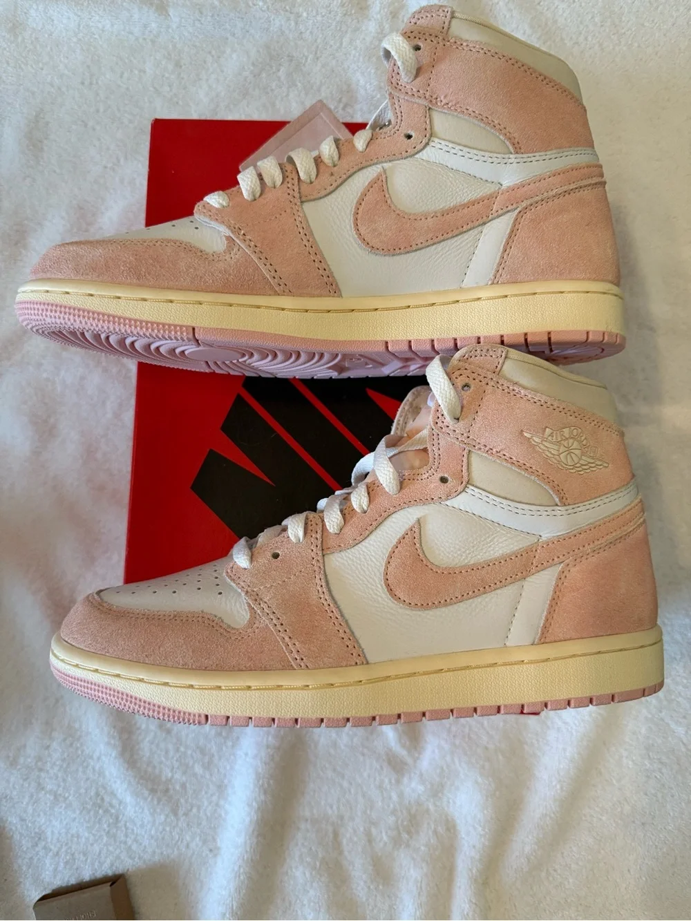 Nike Air Jordan 1 High Pink and White Suede/Leather Retro OG size 9.5 New NWT